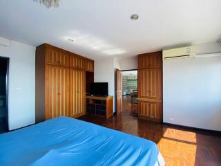 Saichol Mansion 2 bedroom condo for sale