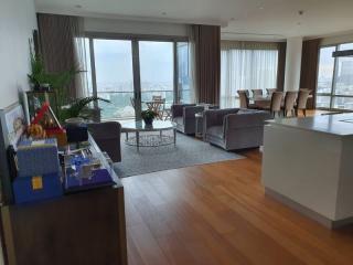 185 Rajdamri 3 bedroom condo for rent