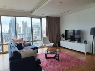 185 Rajdamri 3 bedroom condo for rent