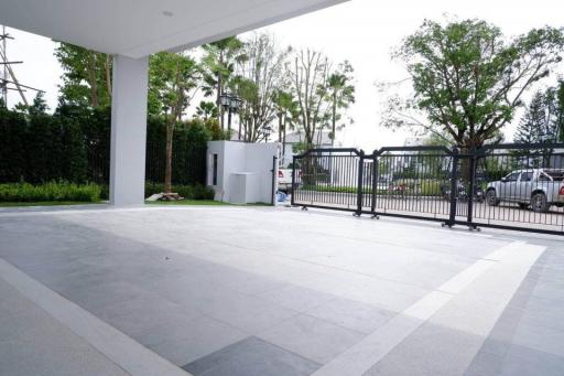 Nantawan Rama 9 New Krungthepkretha 4 bedroom house for rent