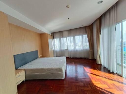 The Grand Sethiwan 2 bedroom apartment for rent