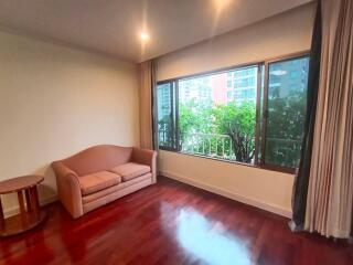 Le Cullinan 4 bedroom apartment for rent