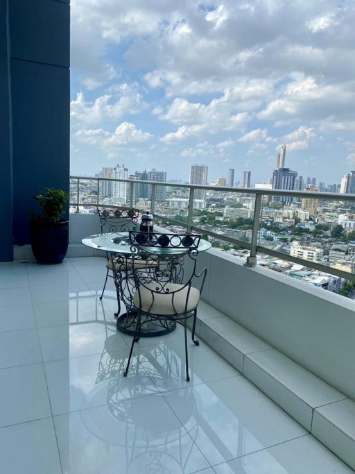 Watermark Chaophraya 4 bedroom penthouse for sale