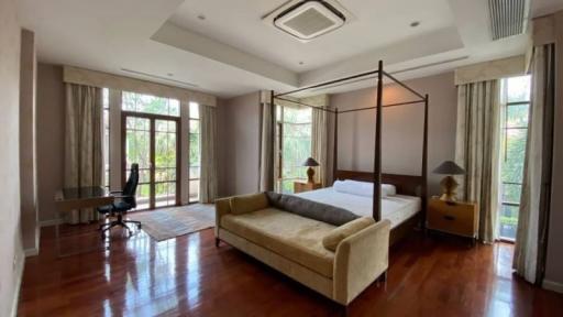 Baan Sansiri Sukhumvit 67 Four bedroom house for rent and sale