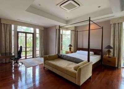 Baan Sansiri Sukhumvit 67 Four bedroom house for rent and sale