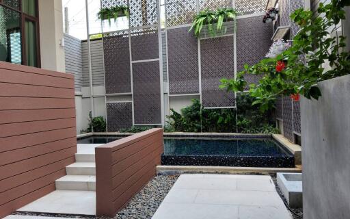 Baan Lux Sathorn 3 bedroom house with pool for rent