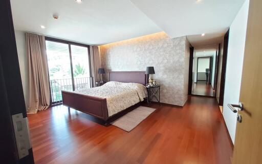 Baan Lux Sathorn 3 bedroom house with pool for rent