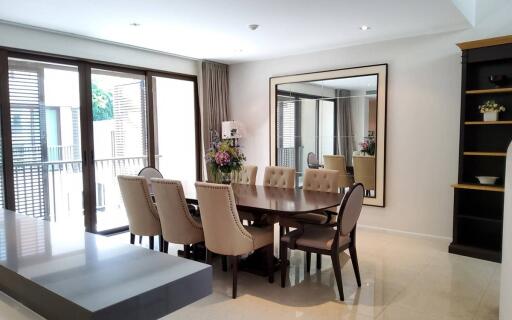 Baan Lux Sathorn 3 bedroom house with pool for rent