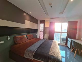 Sukhumvit Suite 1 bedroom condo for sale with tenant