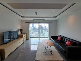 Sukhumvit Suite 1 bedroom condo for sale with tenant