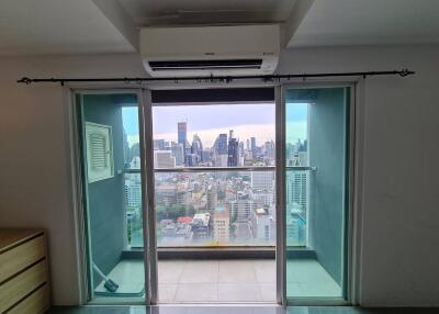 Sukhumvit Suite 1 bedroom condo for sale and rent