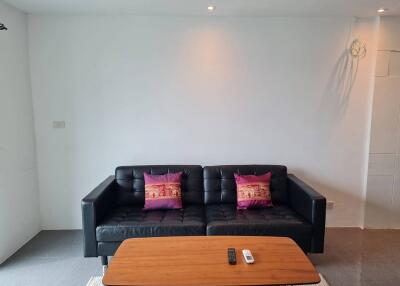 Sukhumvit Suite 1 bedroom condo for sale and rent