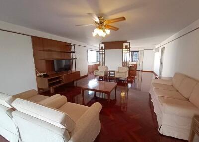 Four Wings Mansion 3 bedroom pet friendly apartment for rent