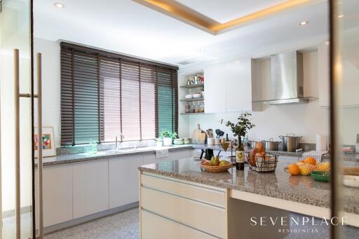 Seven Place Residences 3 bedroom apartment for rent