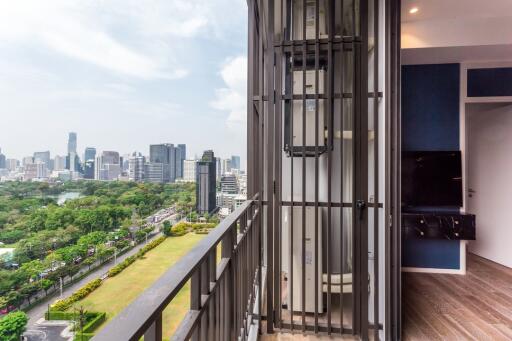 Muniq Langsuan 2 bedroom condo for sale with tenant