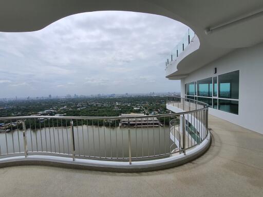 Supalai Riva Grande Penthouse for sale