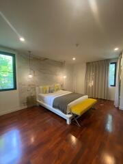 Benviar Tonson Residence 2 bedroom condo for rent