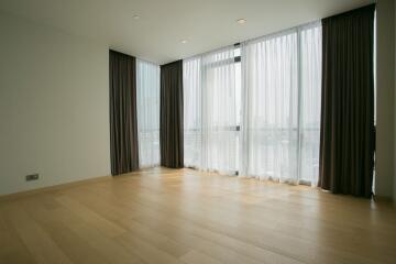 The Monument Thong Lo 2 bedroom condo for sale with tenant