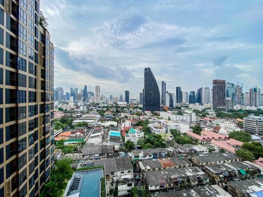 Oka Haus Sukhumvit 36 One bedroom condo for rent