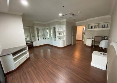 G.P. Grand Tower 3 bedroom pet friendly apartment for rent