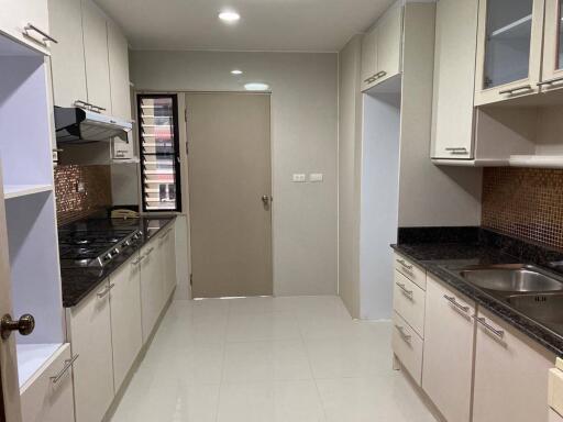 G.P. Grand Tower 3 bedroom pet friendly apartment for rent