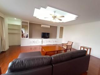 Le Cullinan 4 bedroom apartment for rent