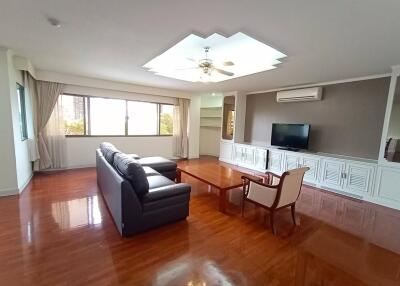 Le Cullinan 4 bedroom apartment for rent