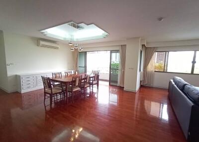 Le Cullinan 4 bedroom apartment for rent