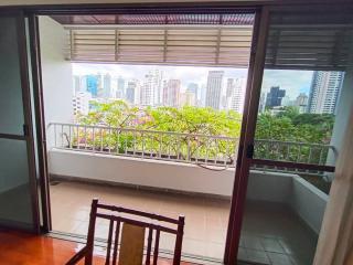 Le Cullinan 4 bedroom apartment for rent