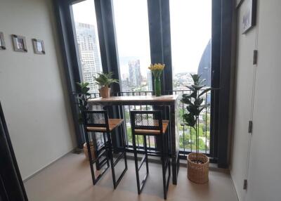 Beatniq Sukhumvit 32 One bedroom condo for rent