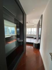 Penthouse for sale with tenant at Moon Tower