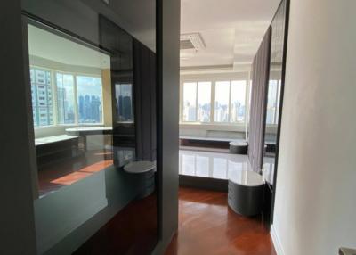 Penthouse for sale at Moon Tower