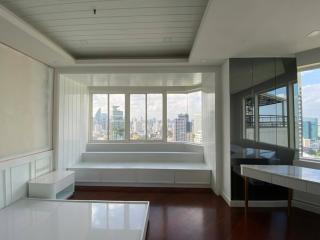 Penthouse for sale at Moon Tower