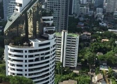 Penthouse for sale with tenant at Moon Tower