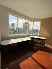 Penthouse for sale with tenant at Moon Tower