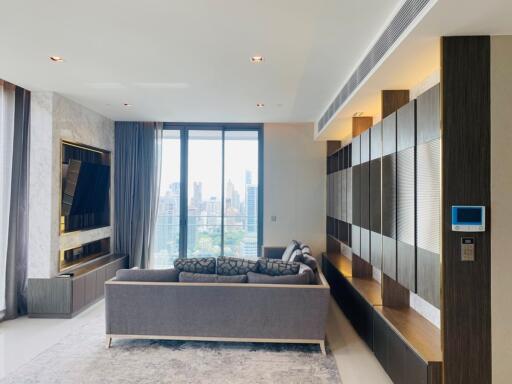 Q Sukhumvit 3 bedroom condo for sale with tenant