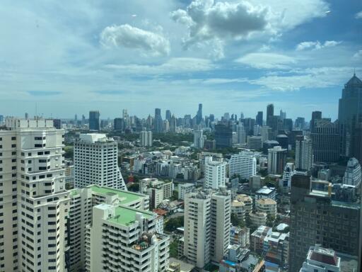 Q Sukhumvit 3 bedroom condo for sale with tenant