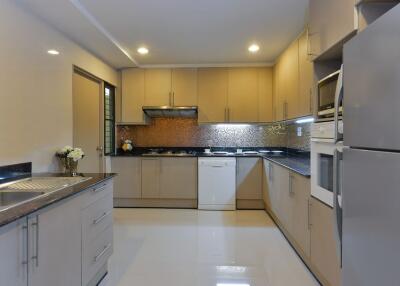 GP Grand Tower 3 bedroom apartment for rent