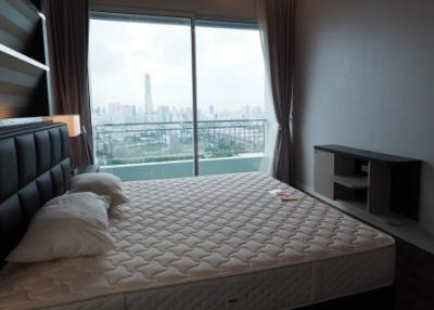3 bedroom condo for rent at Circle Condominium