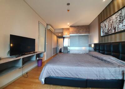 Villa Asoke 2 bedroom duplex condo for rent