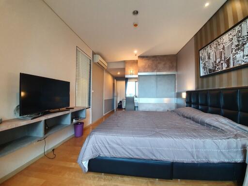 Villa Asoke 2 bedroom duplex condo for rent