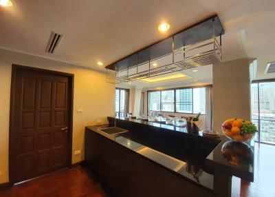 4 bedroom apartment for rent at Ploenruedee Residence