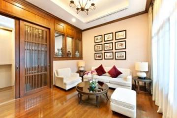 4 bedroom house for rent at L&H Villa Sathorn