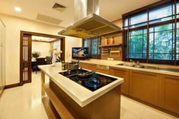 4 bedroom house for rent at L&H Villa Sathorn