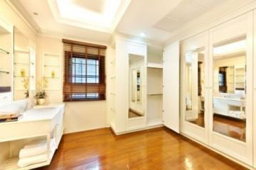 4 bedroom house for rent at L&H Villa Sathorn