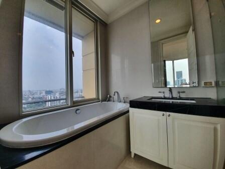 Royce Private Residences 3 bedroom condo for rent