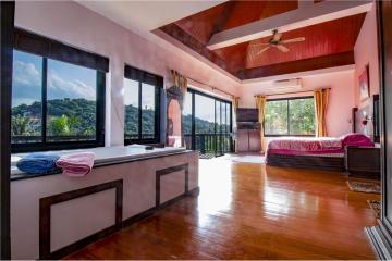 Luxury 4 beds Villa with Seaview 700 M. to beach, Bangpor, Koh Samui