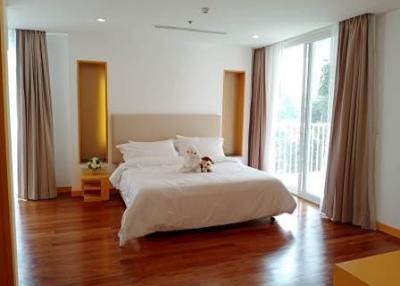 Ekkamai Gardens 4 bedroom apartment for rent