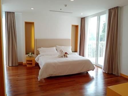 Ekkamai Gardens 4 bedroom apartment for rent