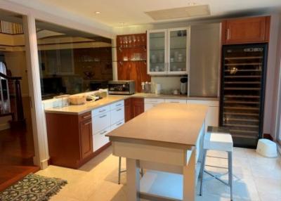 Las Colinas 4 bedroom Penthouse for sale and rent